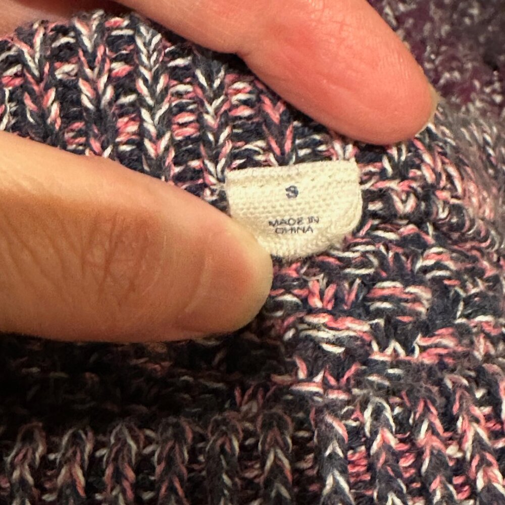 Gap Crochet Sweater Women's Size S Navy/Pink/White EUC - Picture 4 of 5